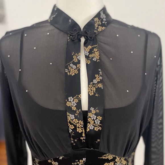 90s Sheer Mesh Asian Inspo Top - Picture 3 of 10